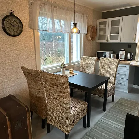 Yksityinen Omakotitalo Saunalla Maaseudunrauhassa * ヴァルカウス