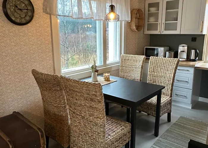 Yksityinen Omakotitalo Saunalla Maaseudunrauhassa * ヴァルカウス