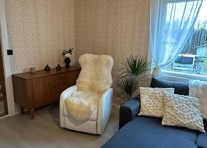 Yksityinen Omakotitalo Saunalla Maaseudunrauhassa *