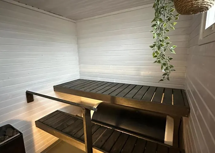 Yksityinen Omakotitalo Saunalla Maaseudunrauhassa